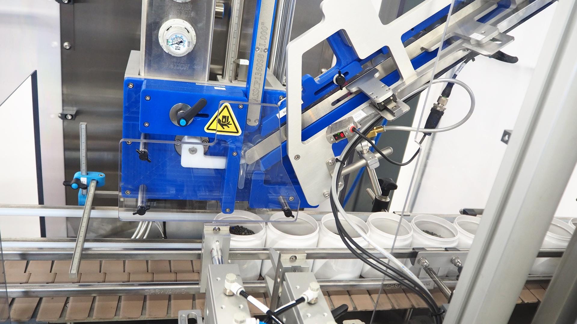 Home • Packaging Machinery • Aesus 13 ScoopInserter Aesus
