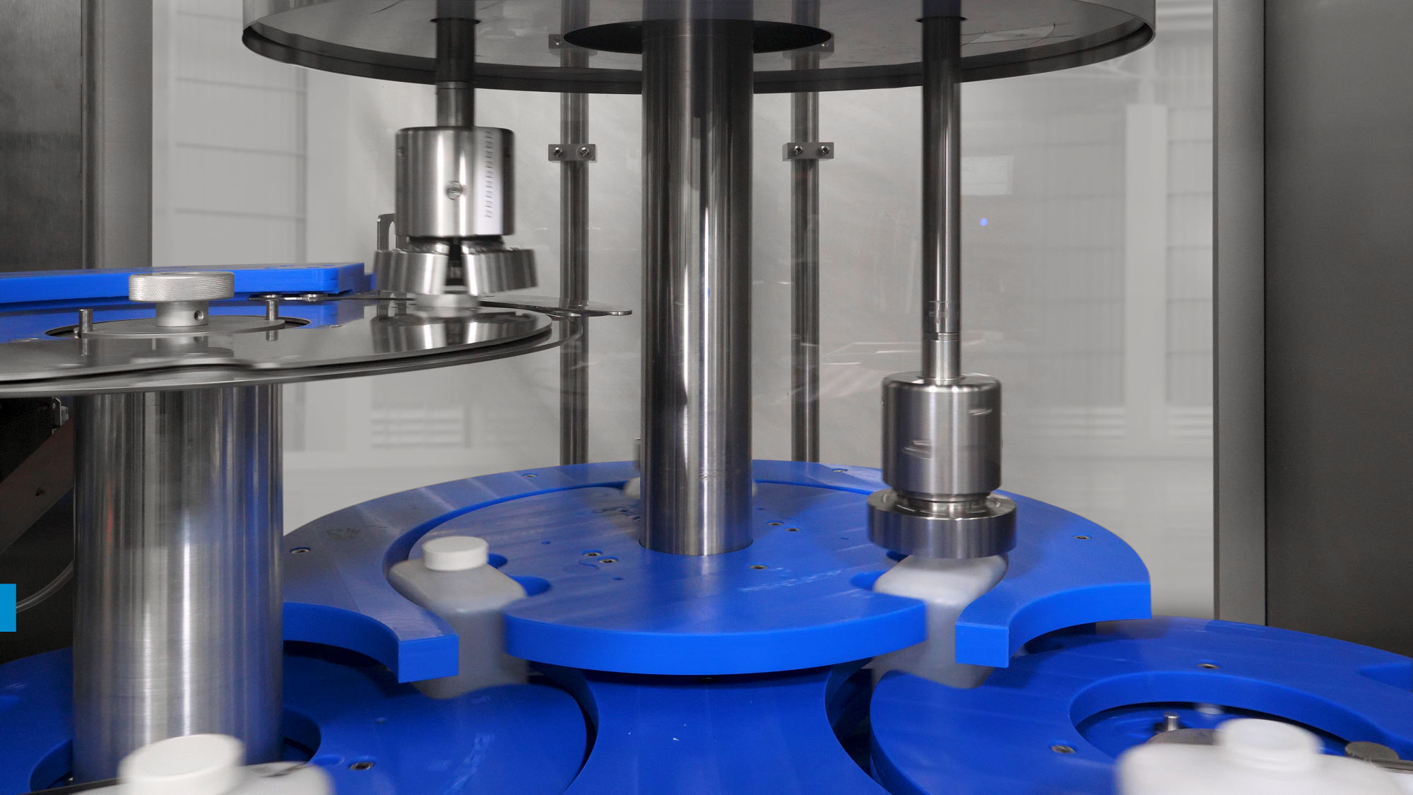 RC3 Rotary Chuck Capper Fast Repeatable Changeovers Toolless cap trap starwheel chute Optional quick swap grip chucks Aesus